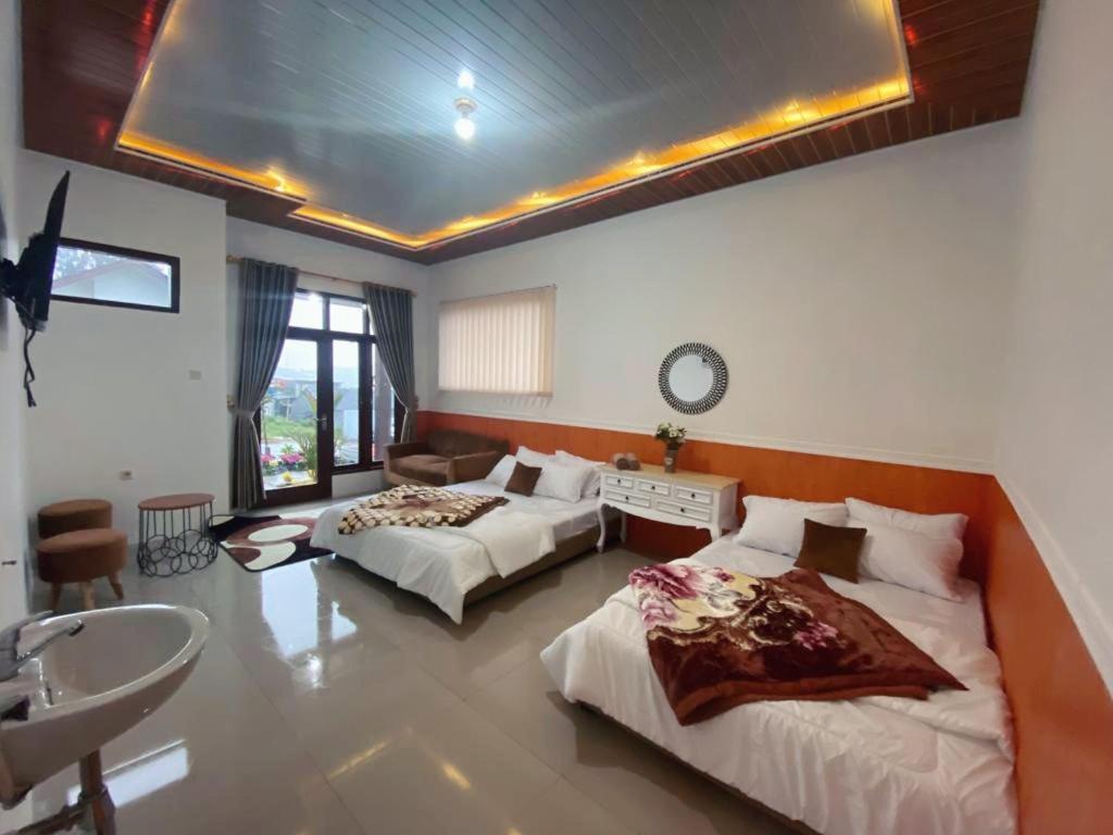 Villa Madinna Dieng Diyeng Exterior photo